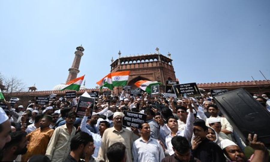മുസ്‌ലിംകള്‍ക്കും നായ്ക്കള്‍ക്കും പ്രവേശനമില്ല: മൃഗവല്‍ക്കരണത്തെക്കുറിച്ച്